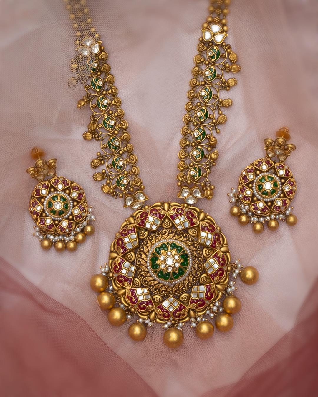 Shahi Zevar: 22K Yellow Gold Green & Red Kundan Necklace with Earrings