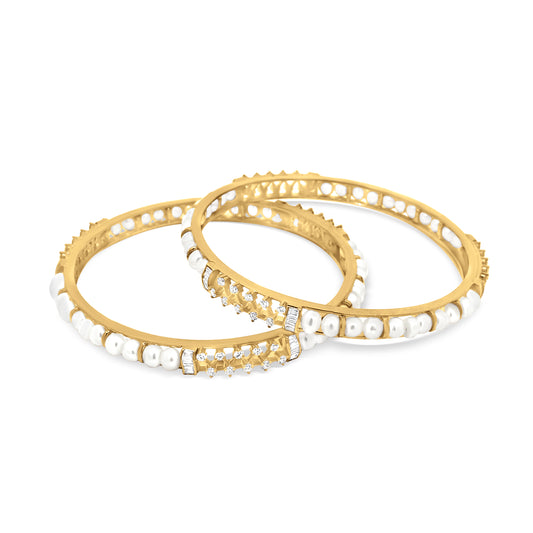 Traditional Bangle In 18K Yellow Gold, Studded With Diamonds And Pearls