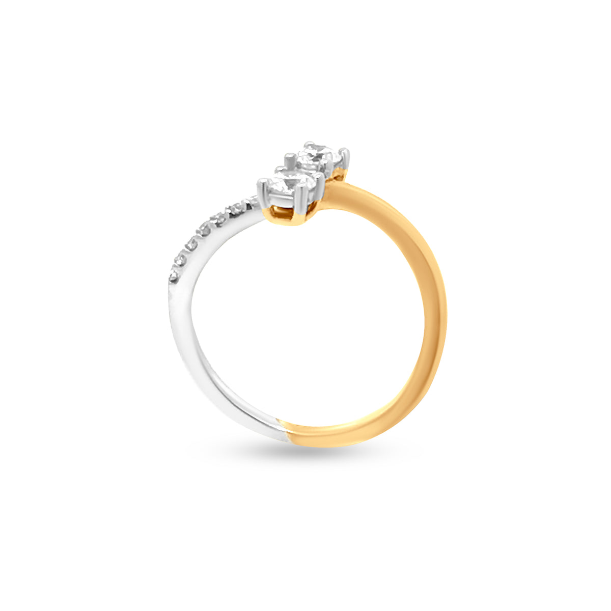Two-Tone Harmony: 18k Gold Solitaire Ring with Dual Round Diamonds