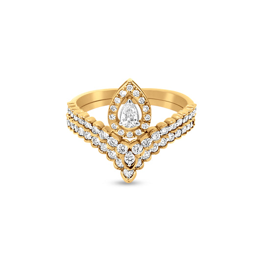 Elegant 18k Yellow Gold Queen Crown Ring with Pear-Shaped Diamond - A Symbol of Power and Self-Love