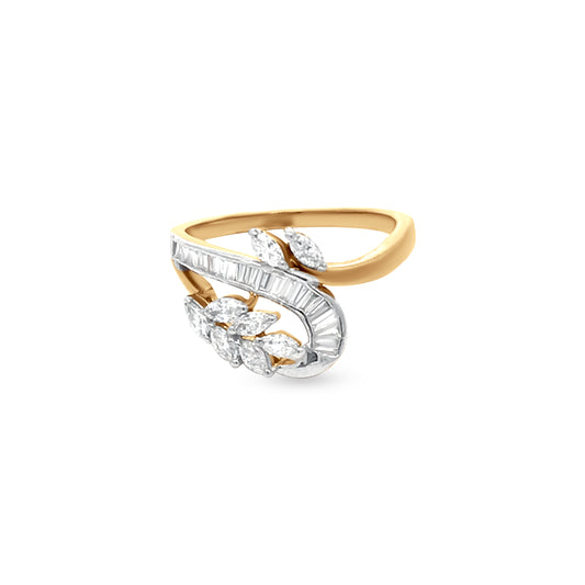 Timeless Beauty: 18k Yellow Gold Ring with Baguette and Marquise Diamonds in Abstract Foliole Design.