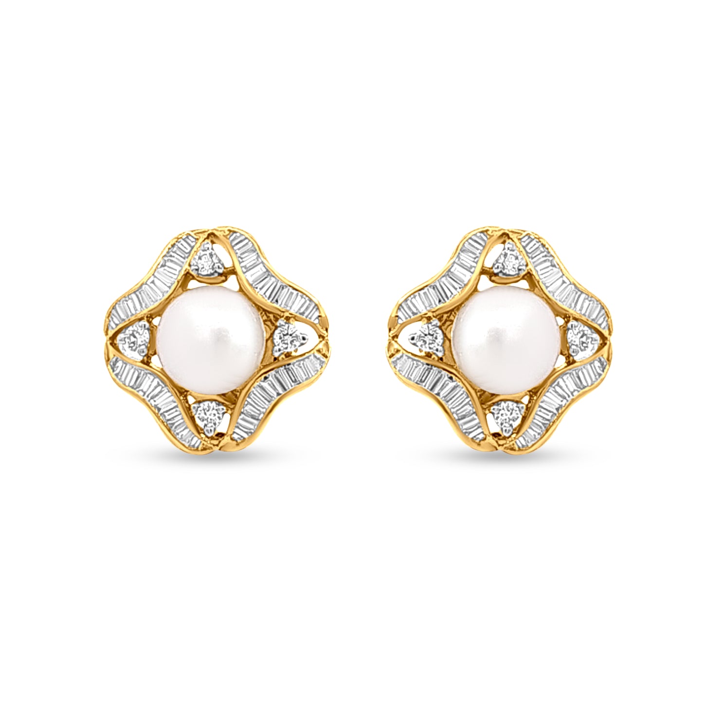 Moti Meenakshi Ensemble: 18k Yellow Gold Pearl and Baguette Diamond Pendant Set