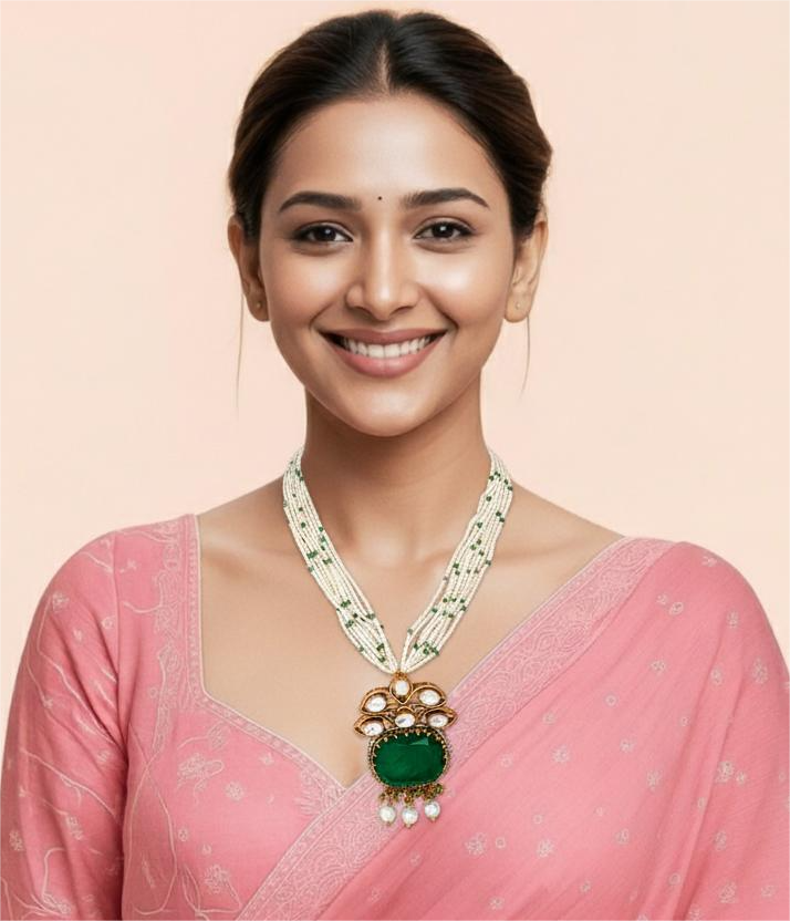 925 Silver kundan Pendant with Green Stone and Pearl Hangings