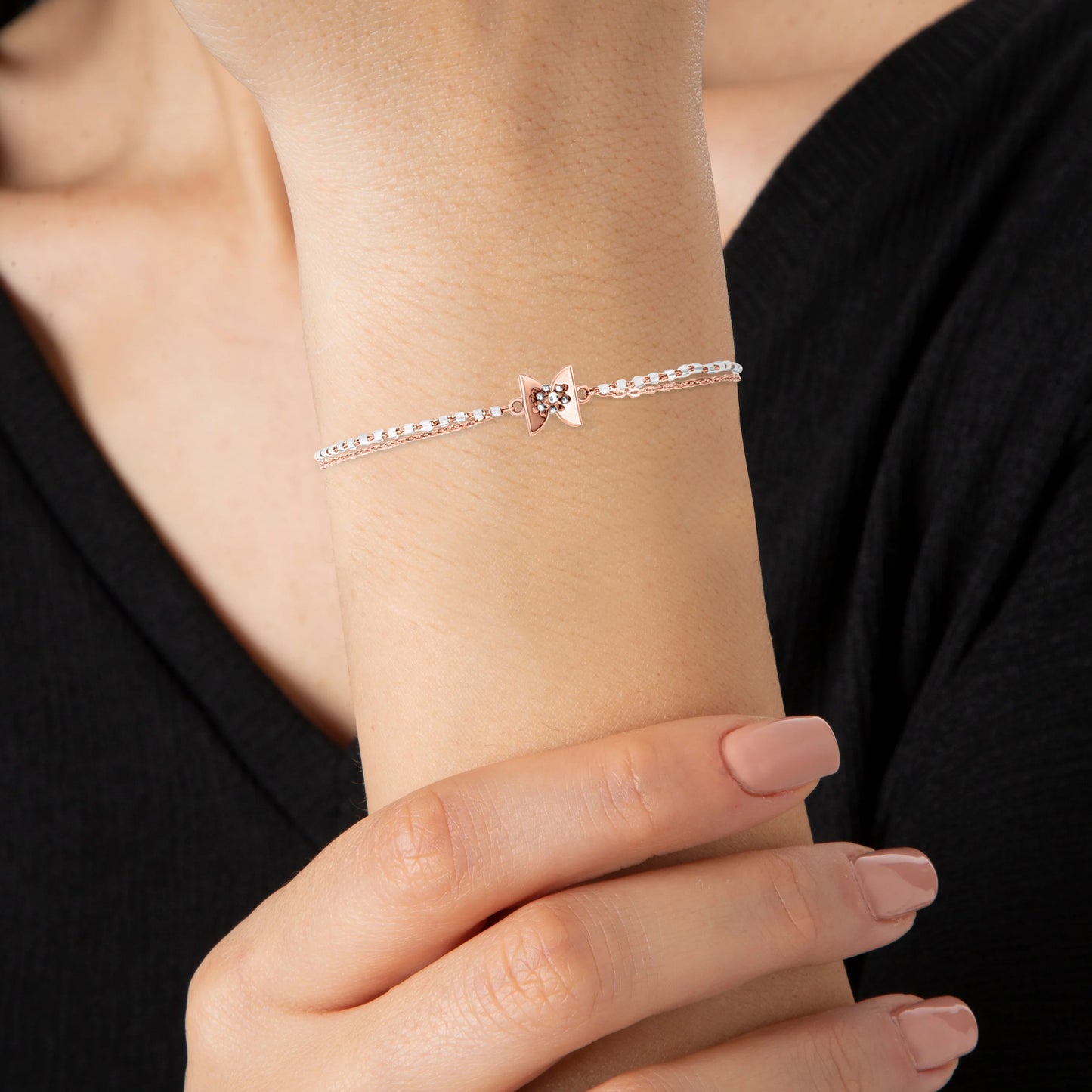 Graceful Harmony: 18K Rose and White Gold Bow Motif Chain Bracelet