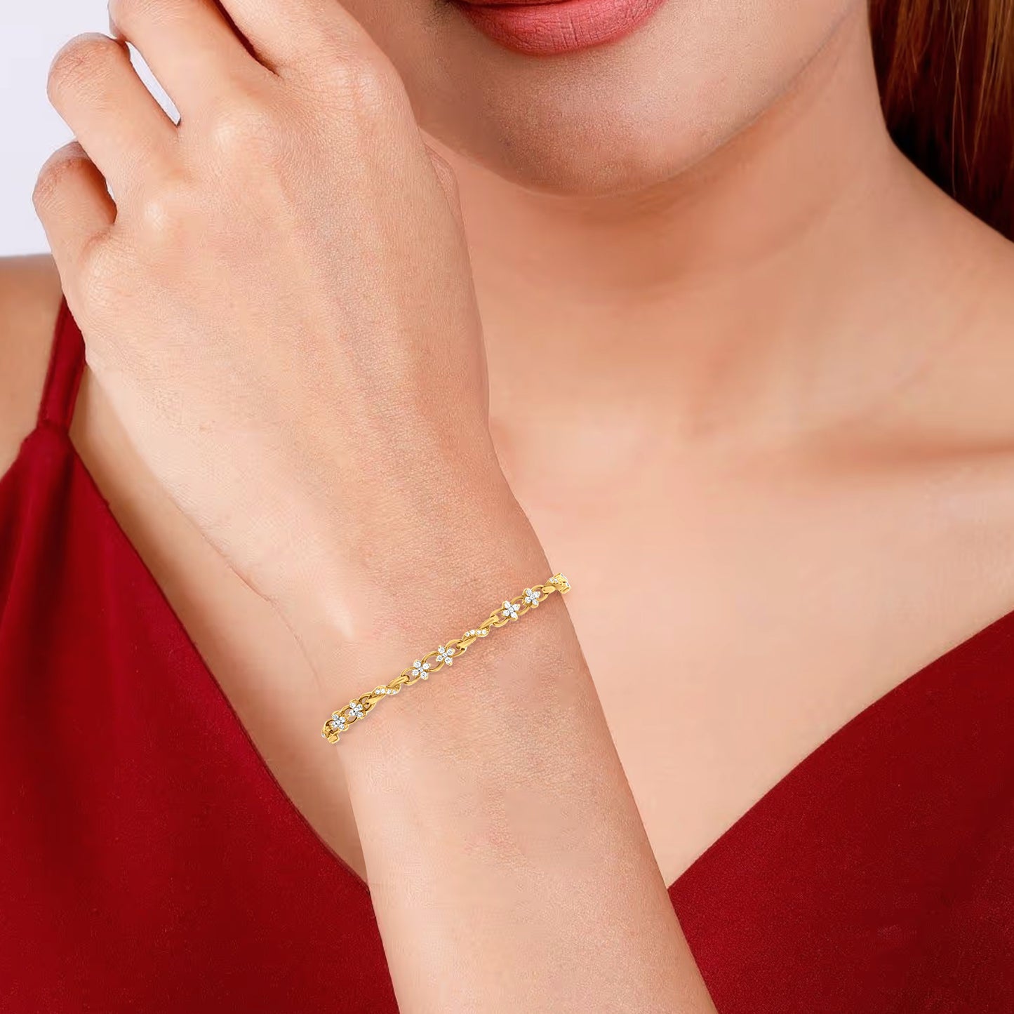 Zaras Blooming Elegance: 22k Yellow Gold Floral Chain Bracelet