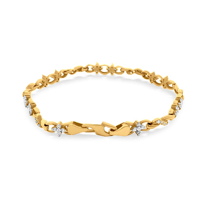 Zaras Blooming Elegance: 22k Yellow Gold Floral Chain Bracelet