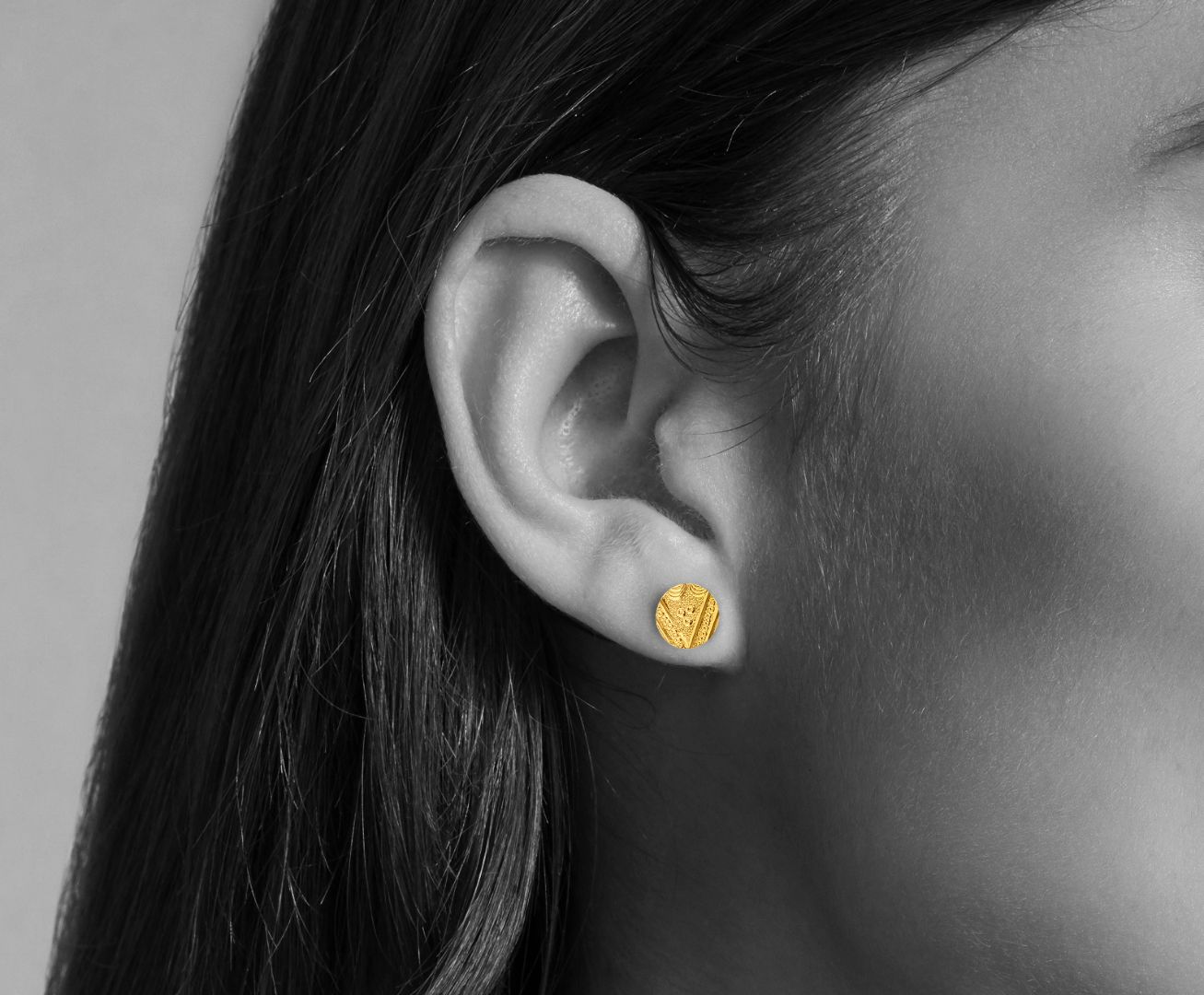 22k Gold Traditional Button Earrings